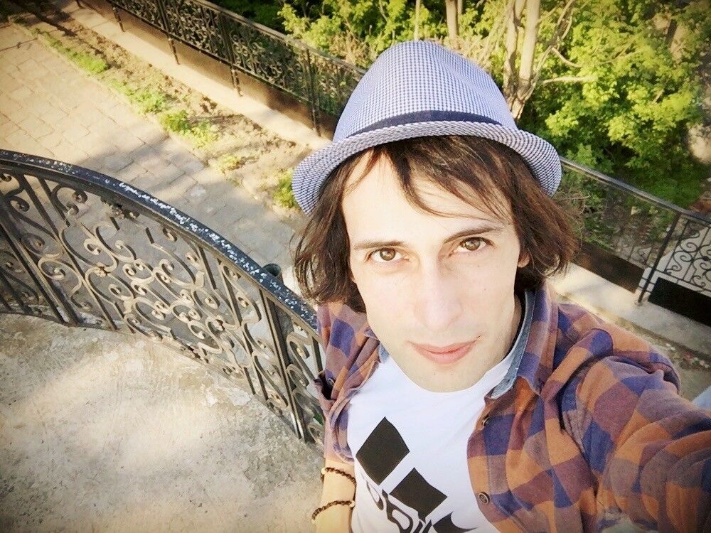  ,   Nik, 38 ,   