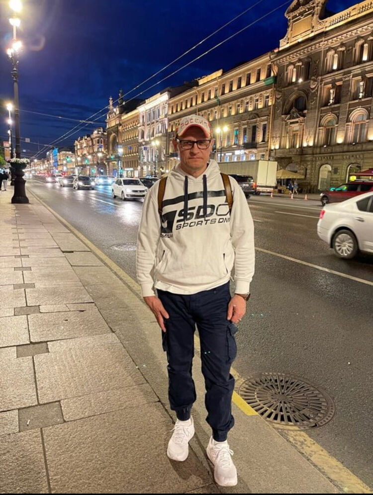  49842205  Vlad, 59 ,    