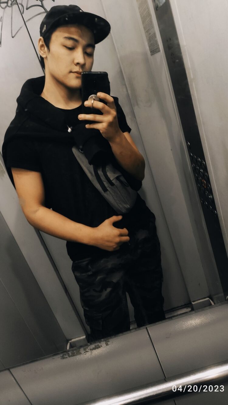 34032985  Viktor, 20 ,    