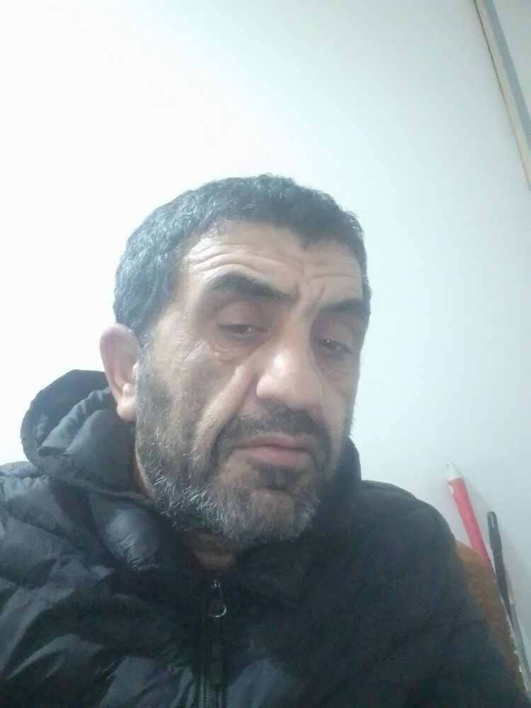  39608175  Armen, 46 ,    