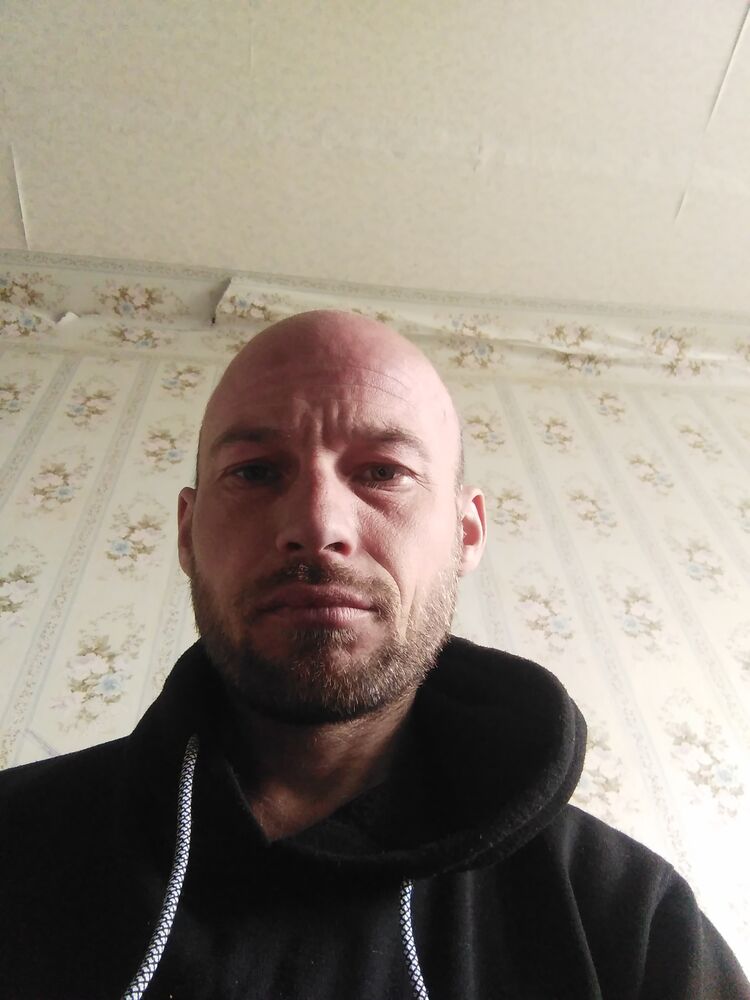  27698635  Viktar, 38 ,    