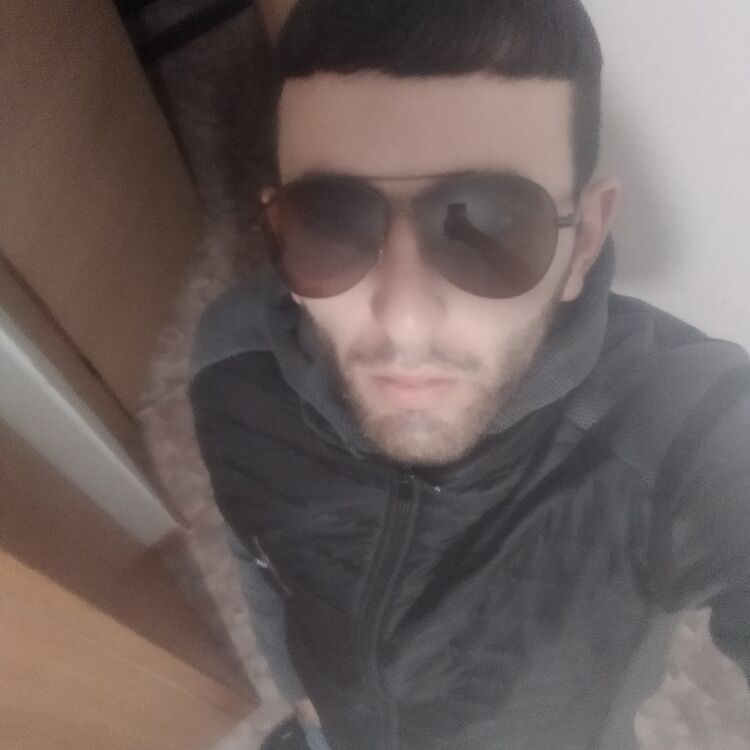  53156475  Armen, 34 ,    