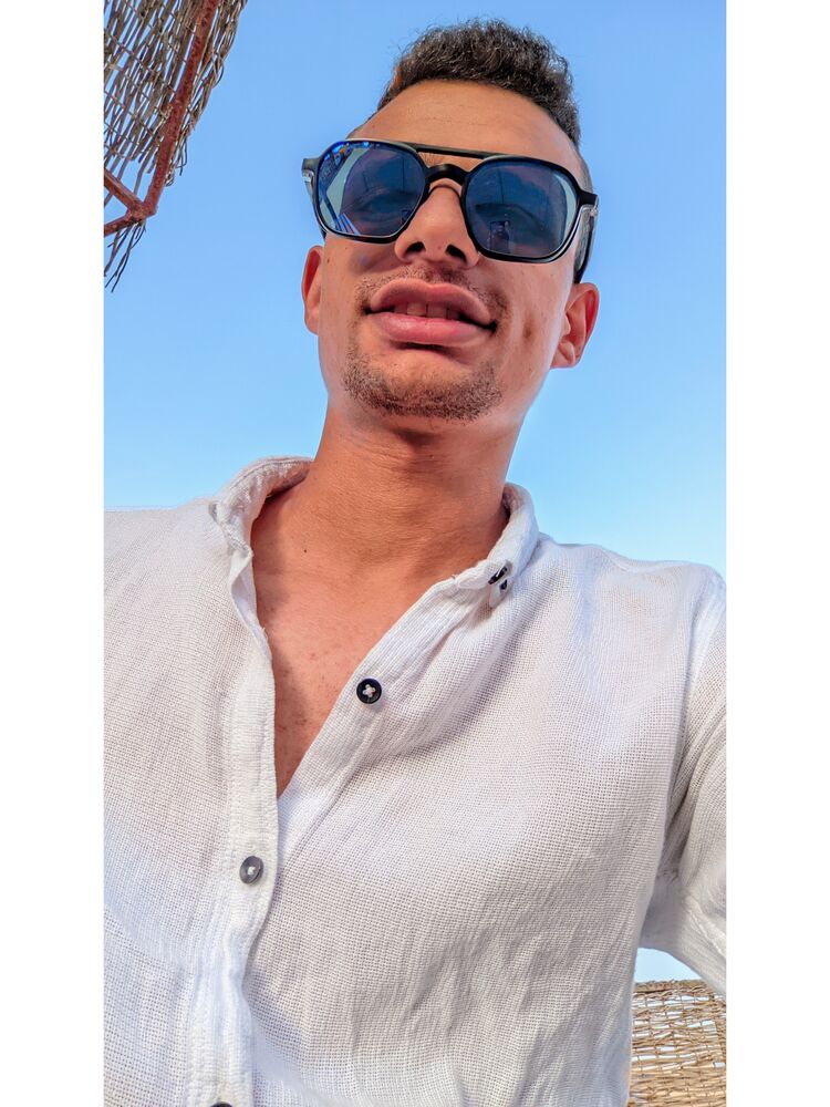  43345685  HOSNY, 28 ,    Al Ghardaqah