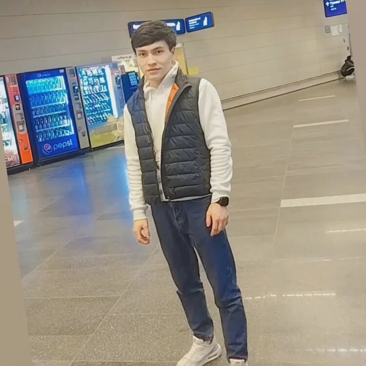  43884415  Sirojbek, 21 ,    