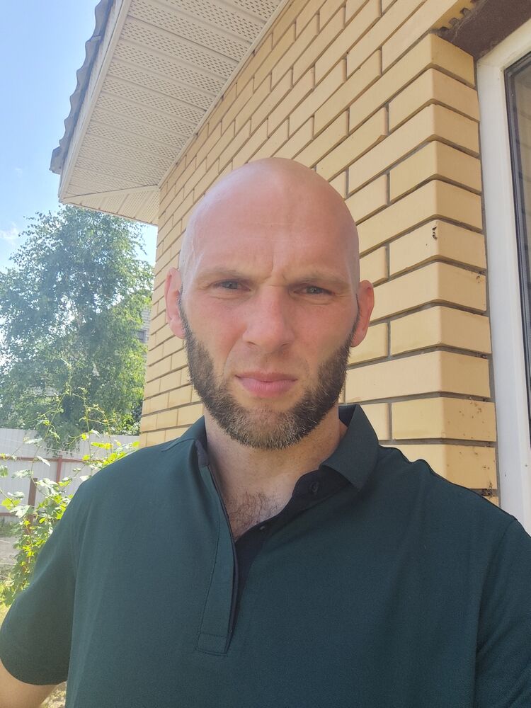  52803405  Konstantin, 39 ,    