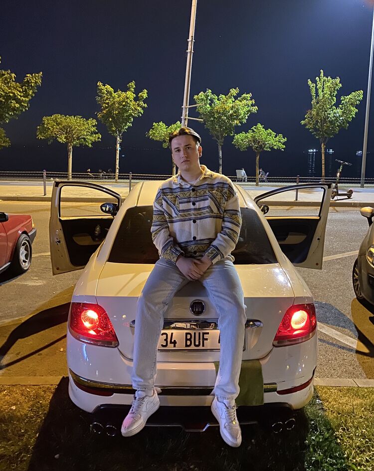  ,   Ferdi, 24 ,   ,   