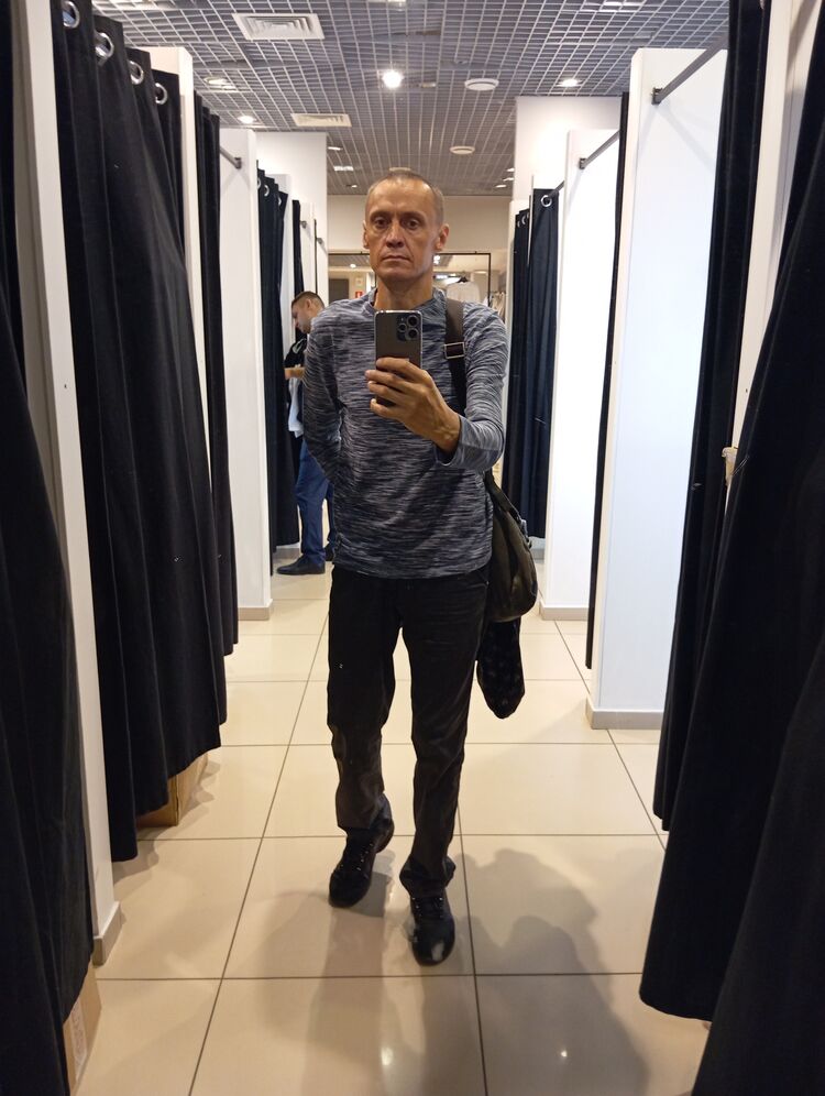  ,   Valentin, 43 ,   ,   