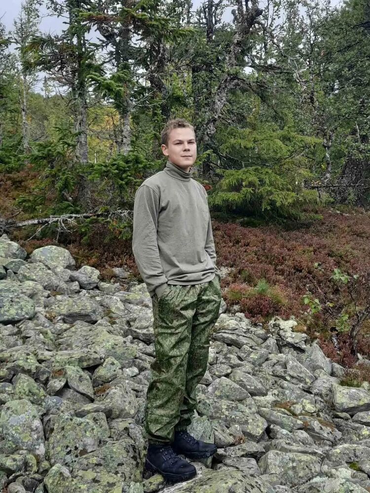  ,   Mikhail, 21 ,   ,   