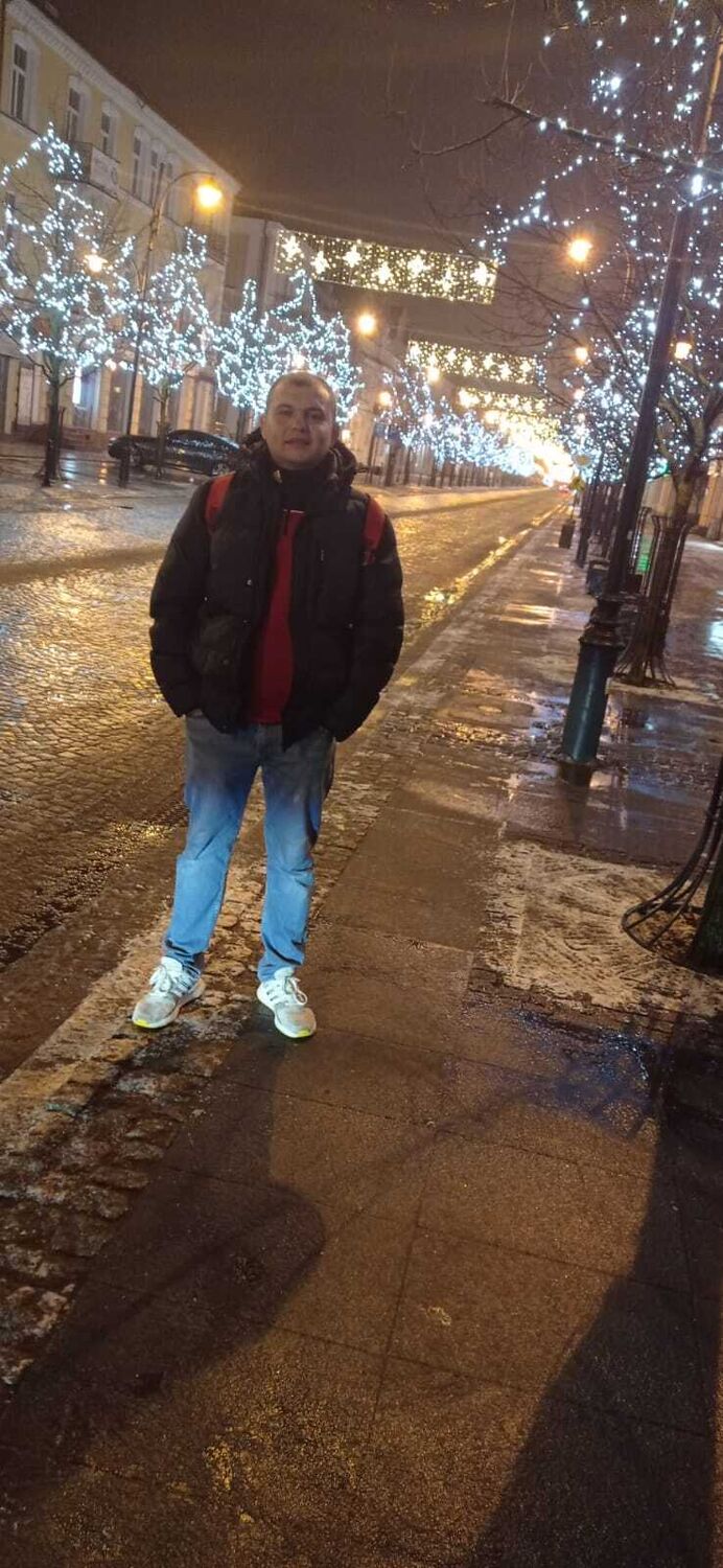  24597485  Andrzej, 31 ,    