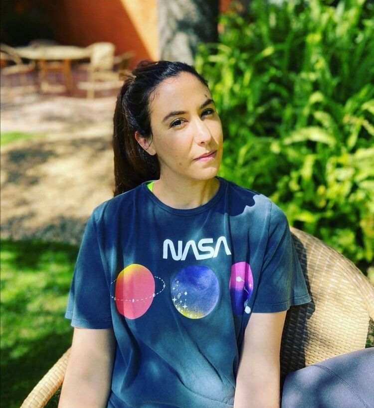  23569025  , 30 ,    -