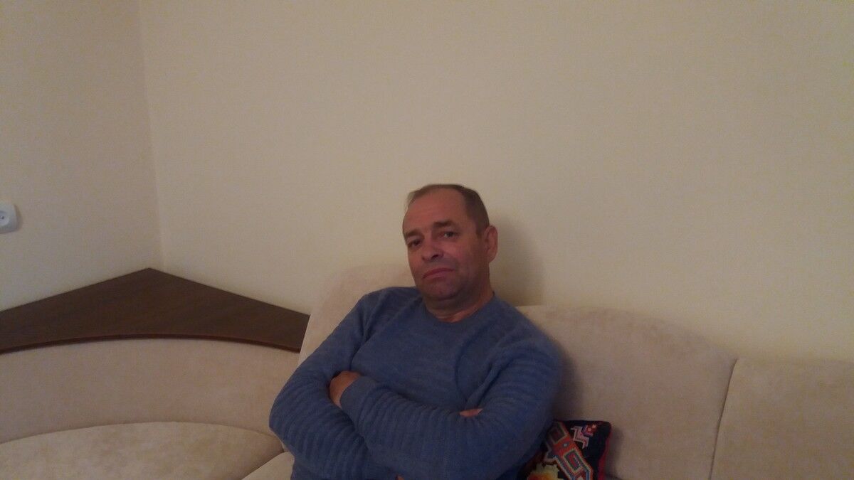  8200555  , 61 ,    