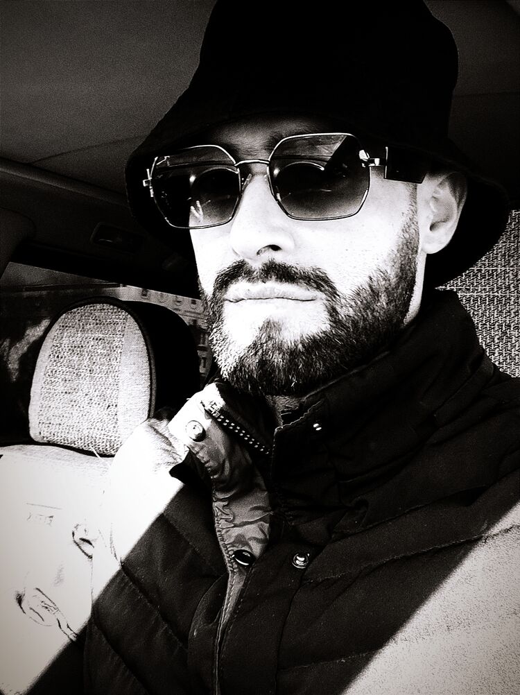  33206855  Razmik, 31 ,    