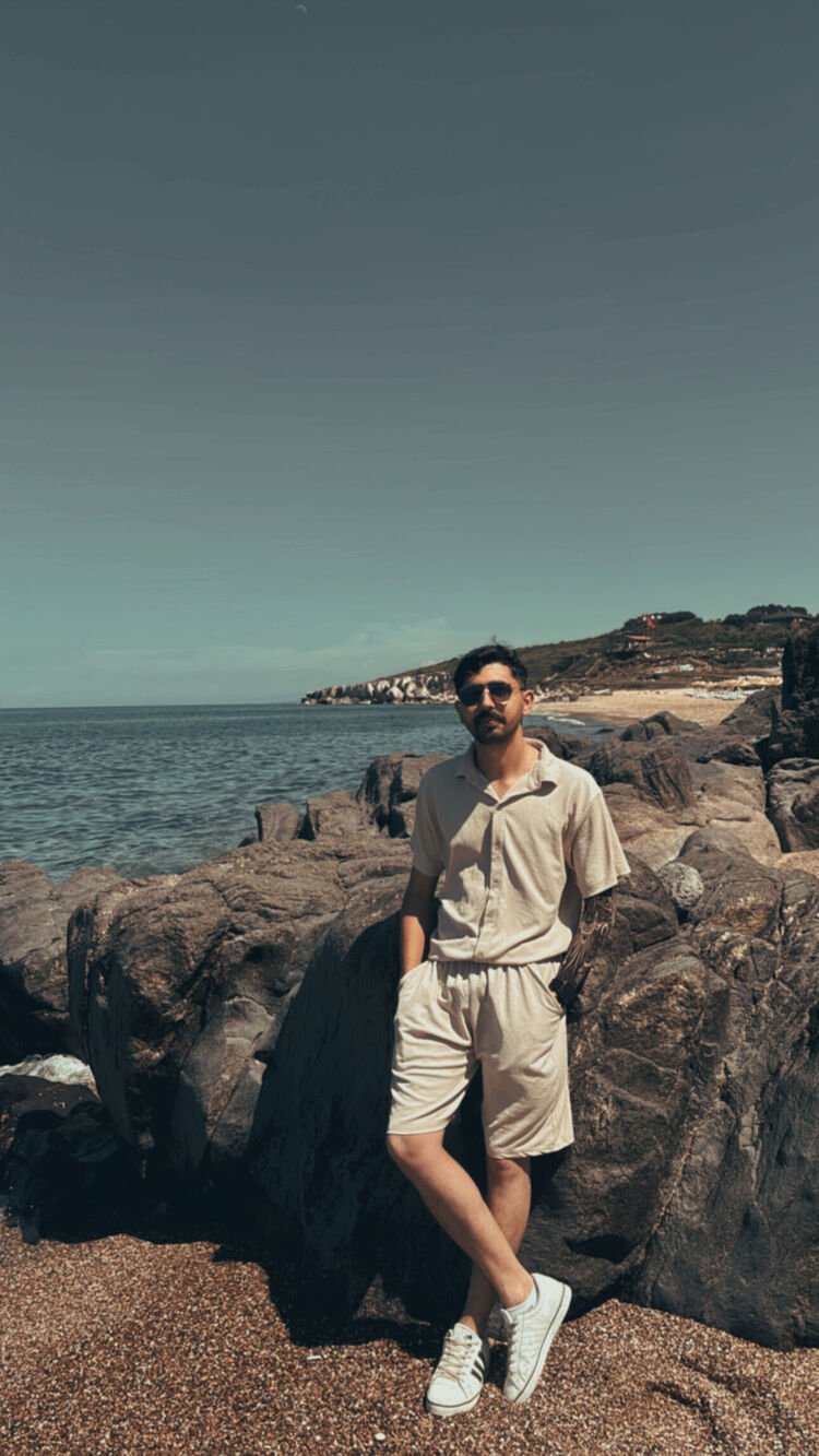  ,   Melih, 25 ,   ,   