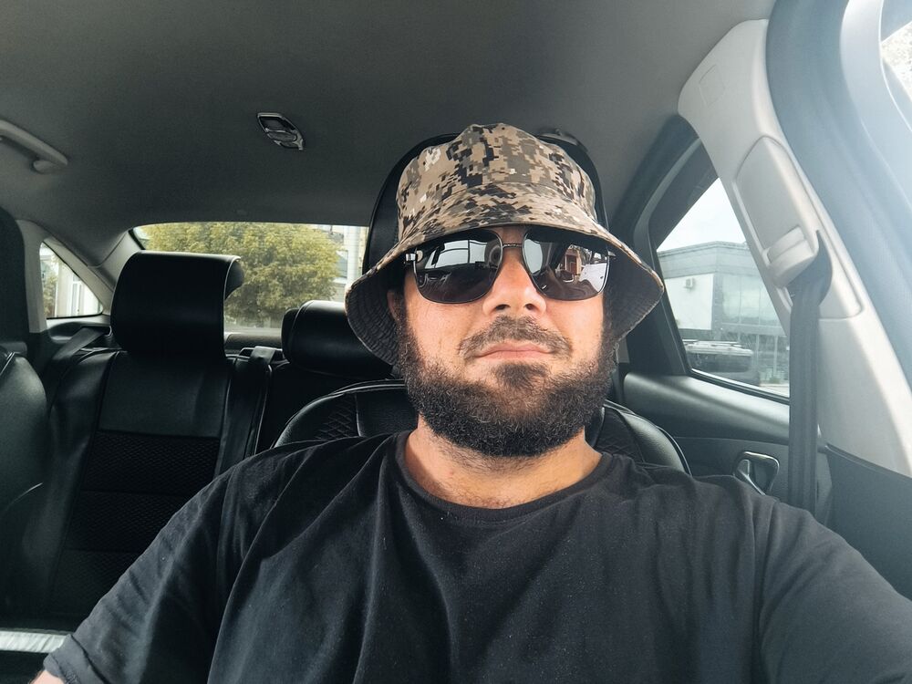  54166835  Chechen, 31 ,    