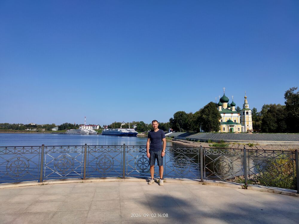  46184905  Aleksei, 50 ,    