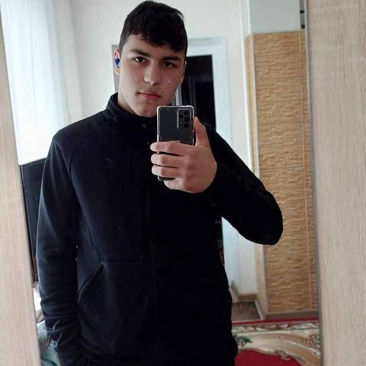  ,   Sergiu, 18 ,   ,   , 