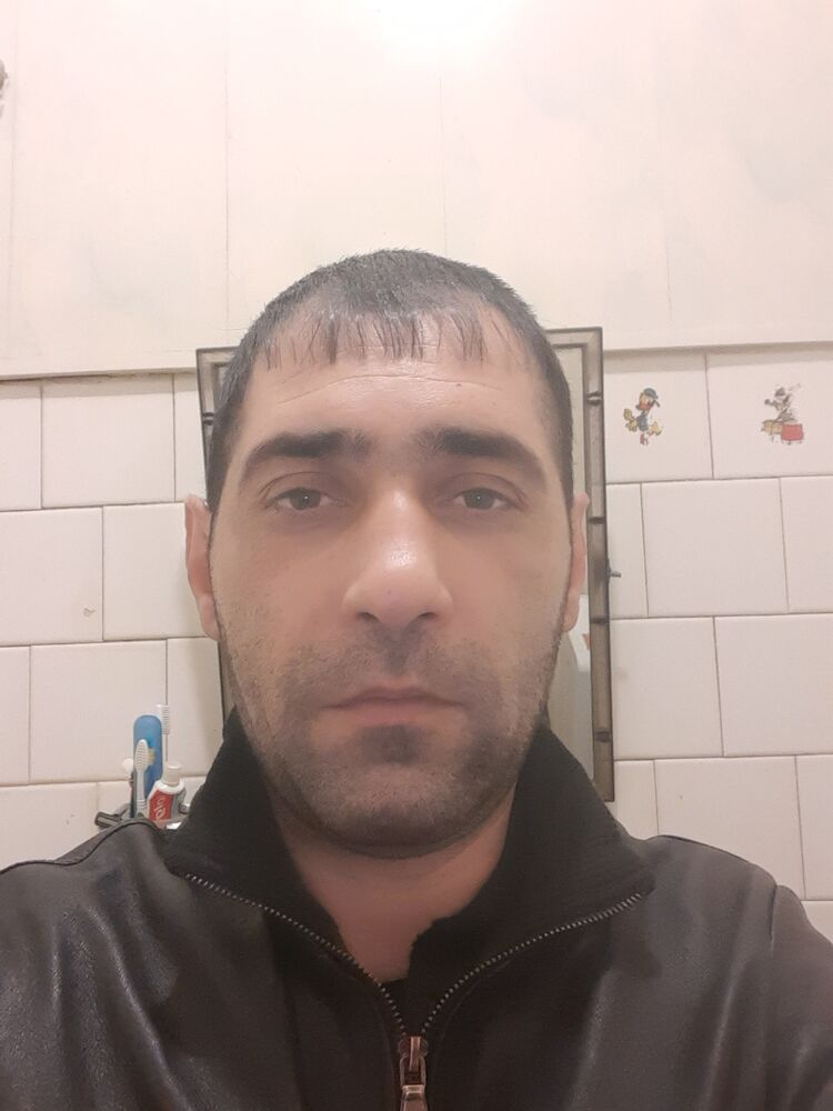  33366485  , 37 ,    