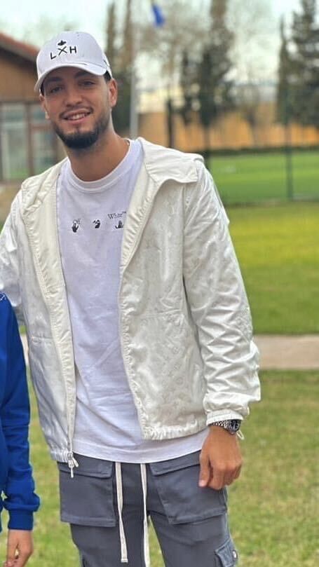  42555305  Oussama, 27 ,    Algiers