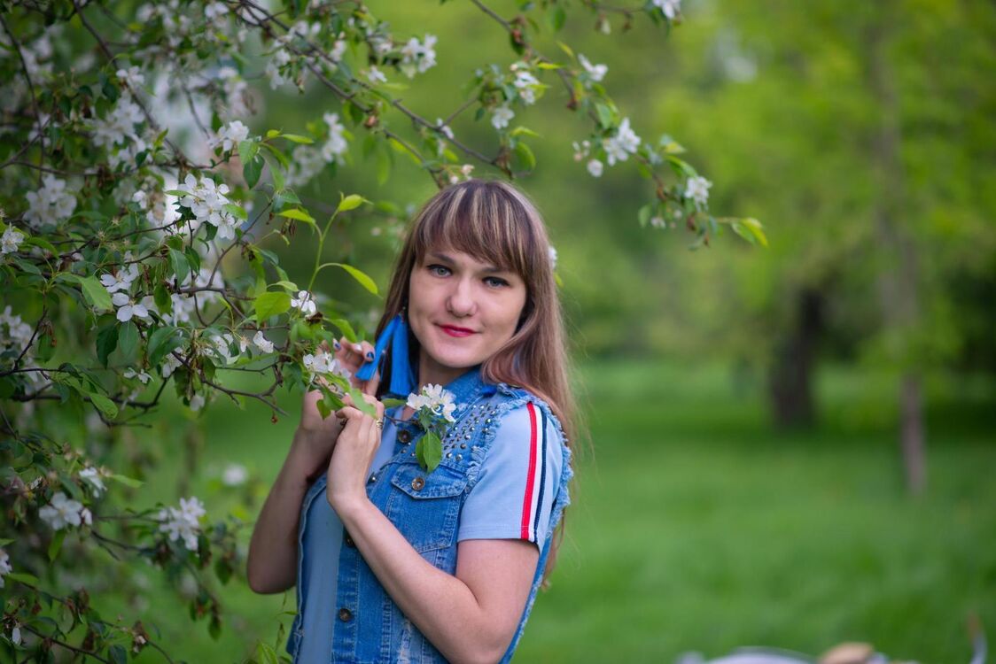  42387875  Anna, 33 ,    --