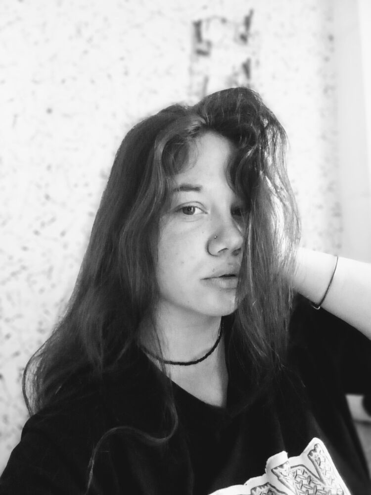  51774045  Darya, 20 ,    