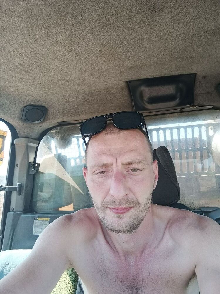  38748025  , 33 ,    