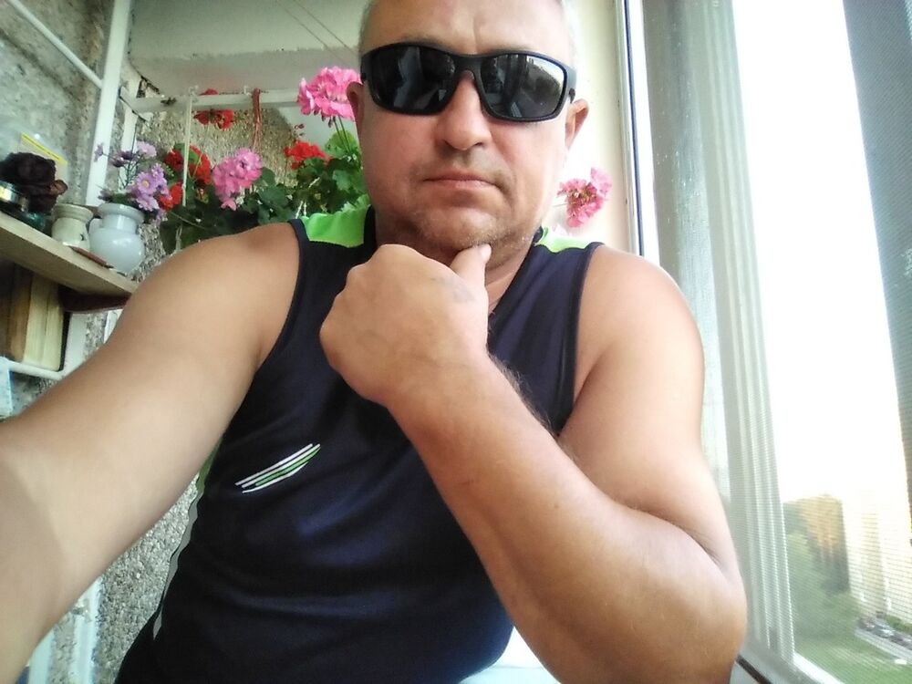  ,   Roland, 53 ,   ,   , c 