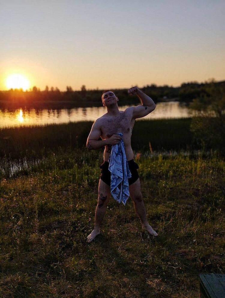  28905725  Vlad, 25 ,    