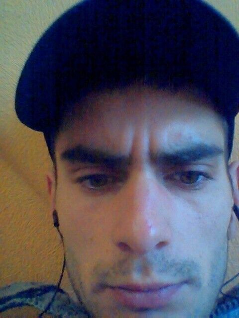  10962605  Artur, 34 ,    
