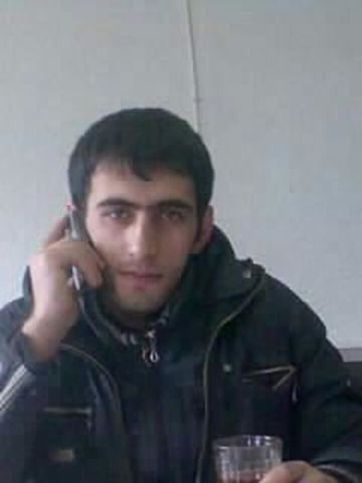  14677605  Halis, 37 ,    