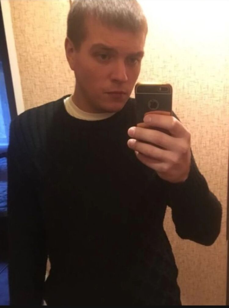  53302035  Constantin, 32 ,    