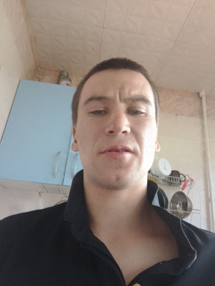  43587565  Alexander, 28 ,    