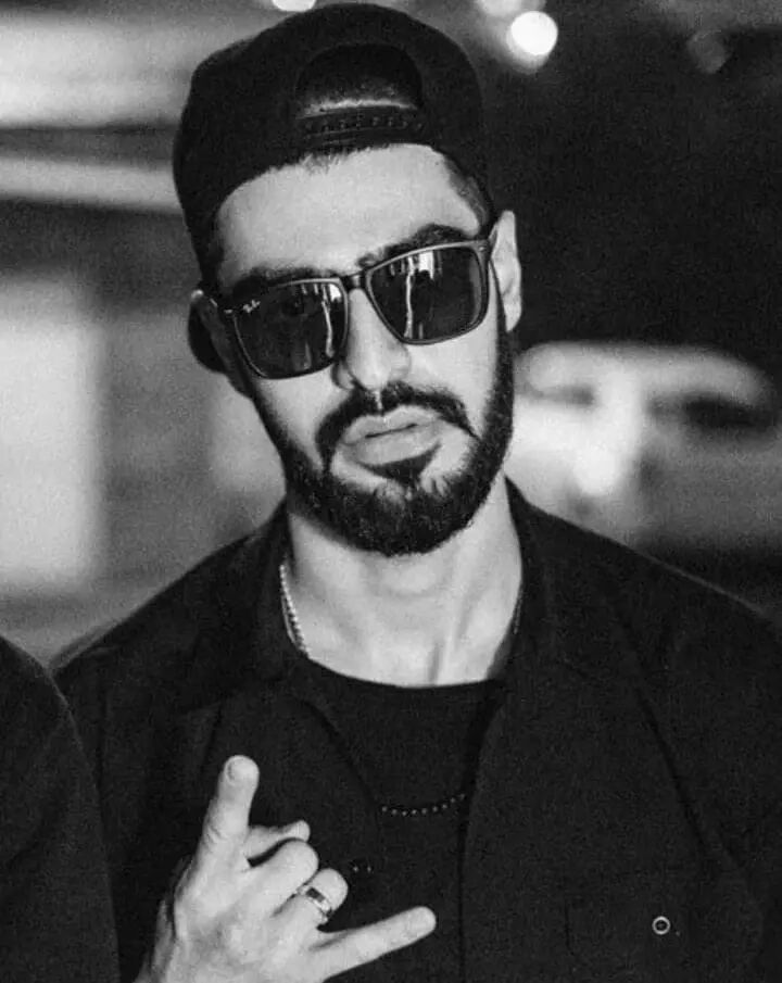  26574475  Denis, 29 ,    