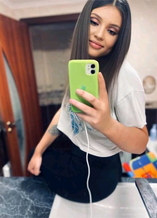  51625715  Vanichka, 24 ,    