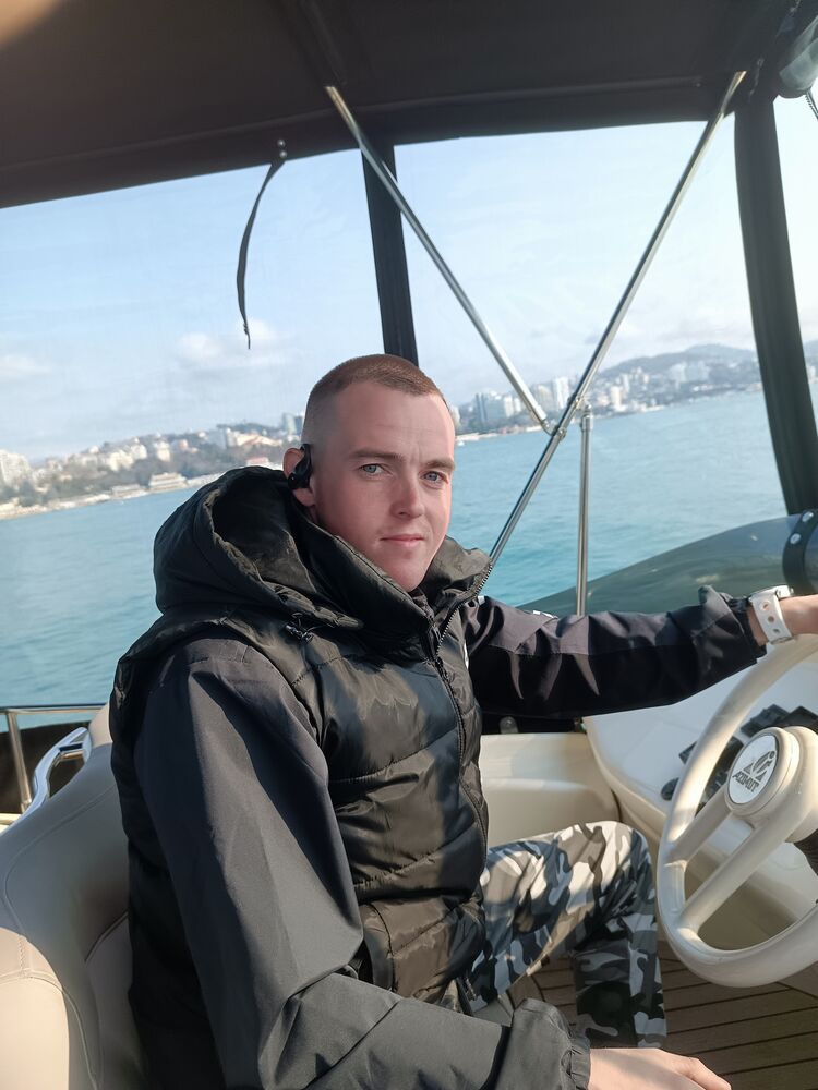  53924715  Artyom, 26 ,    