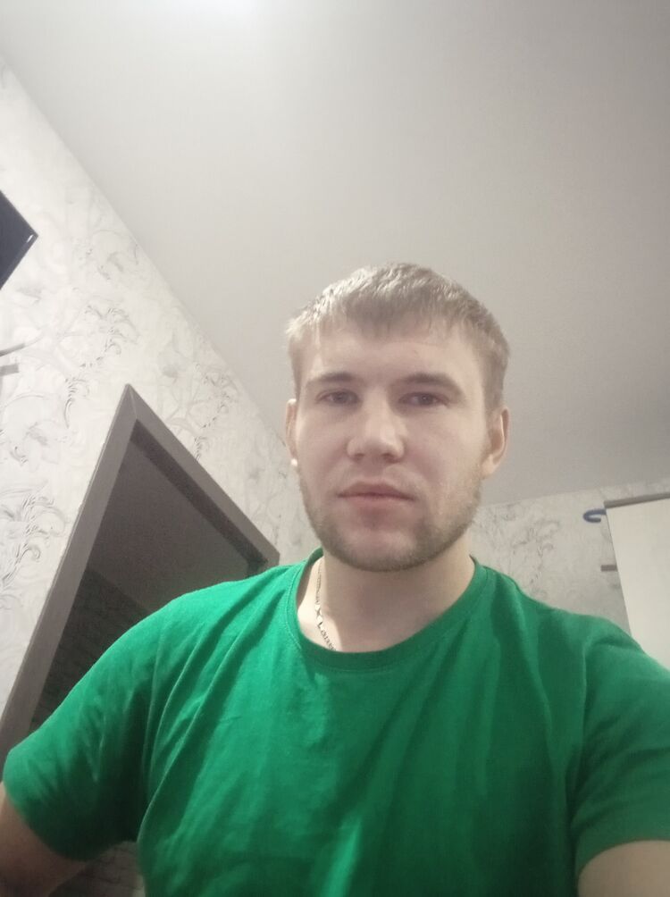  31296555  Viorel, 29 ,    