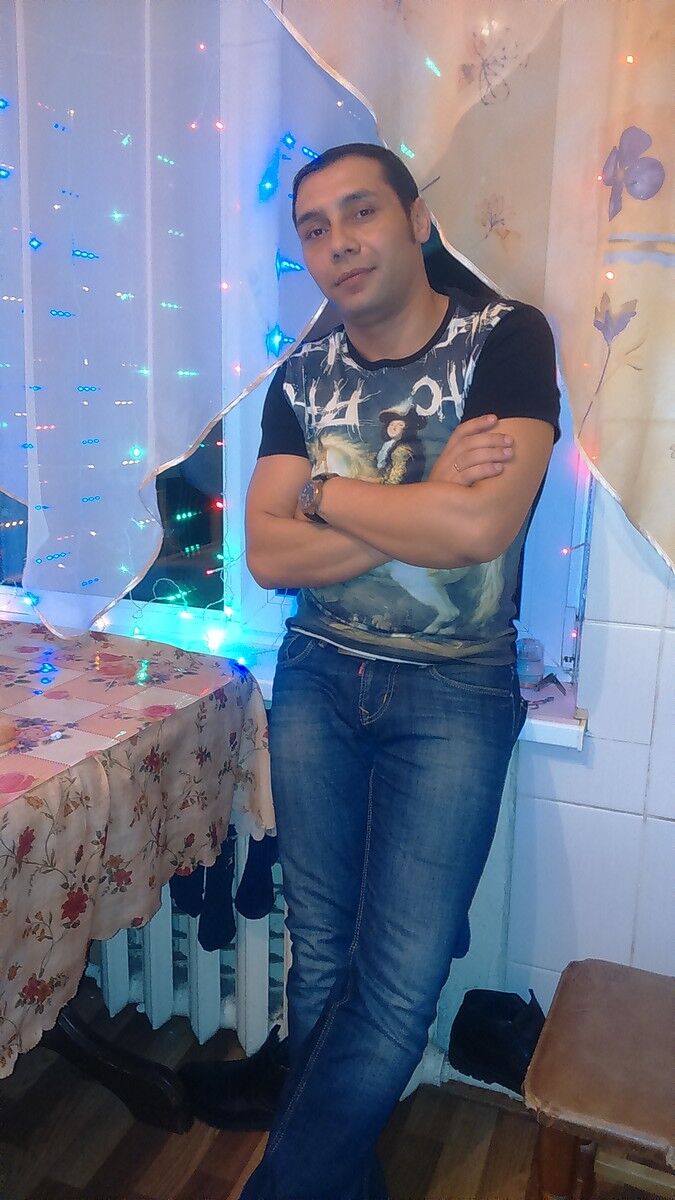  8701685  Damir, 41 ,    