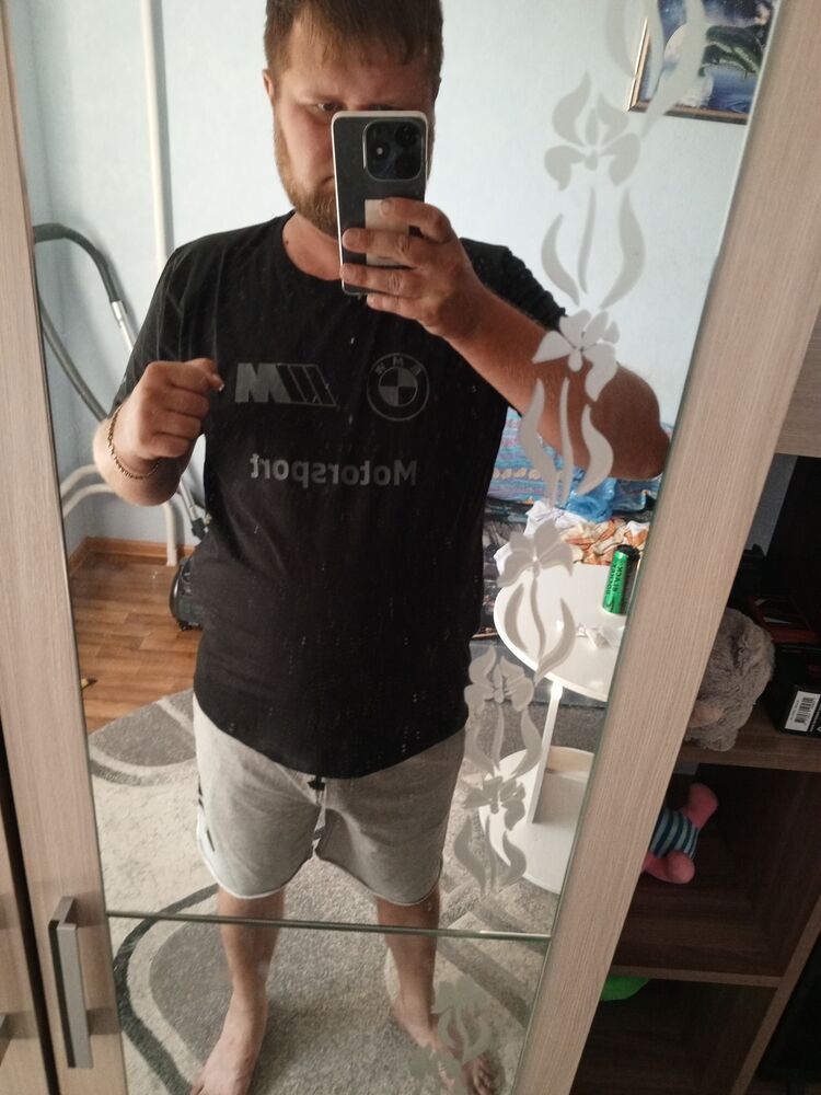  37686375  Vlados, 30 ,    