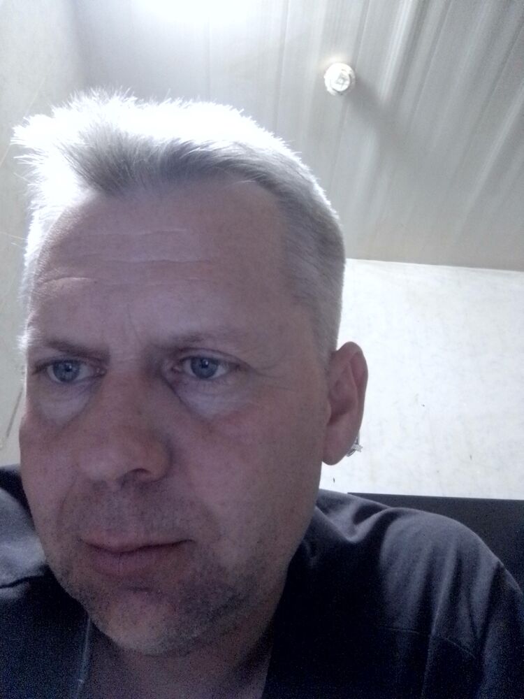  ,   Sergei, 45 ,   c 