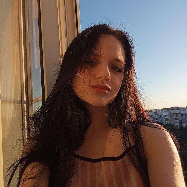  43938545  Yuliana, 21 ,    