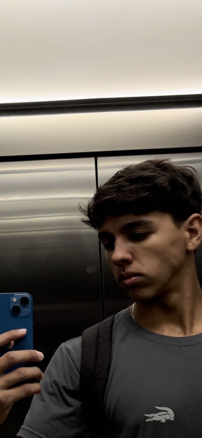  54071425  Eduardo, 20 ,    