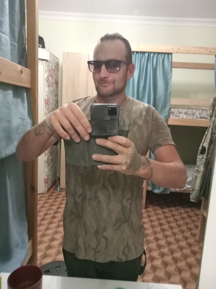  ,   Yury, 36 ,   ,   , c , 