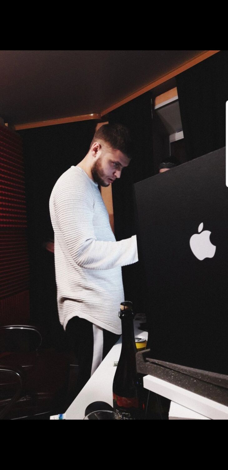  26927955  , 29 ,    -