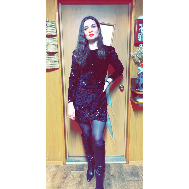  38672145  Anna, 39 ,    