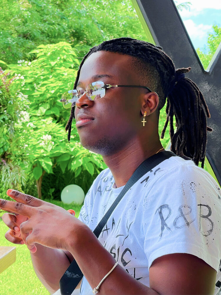  27042865  Vladmir, 30 ,    