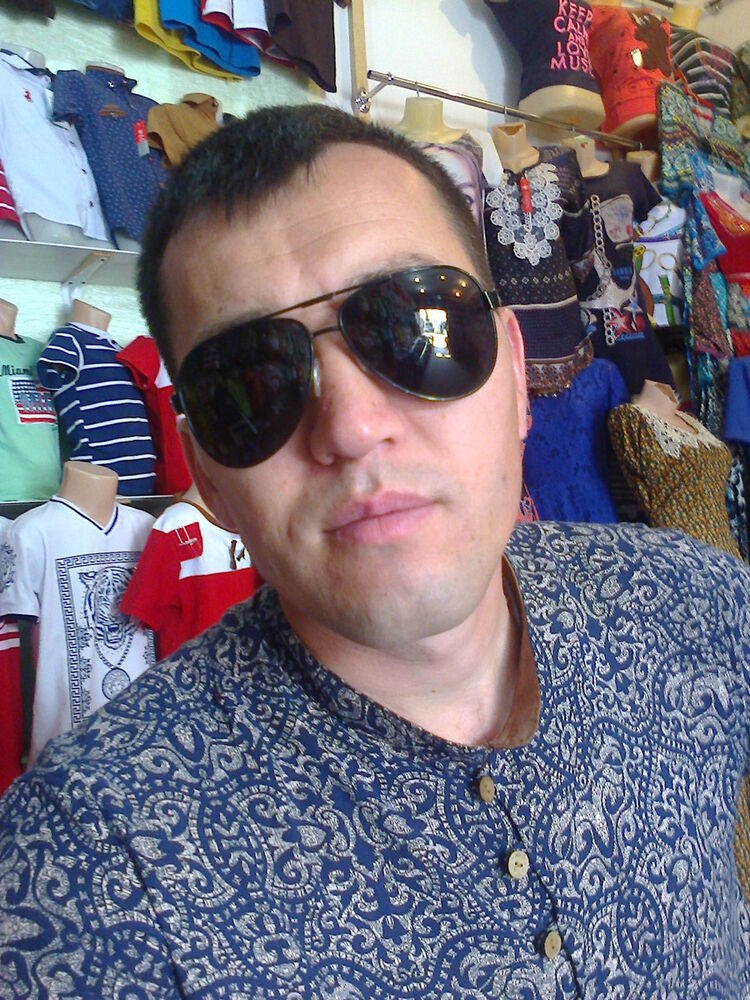  10462955  Arzi, 44 ,    