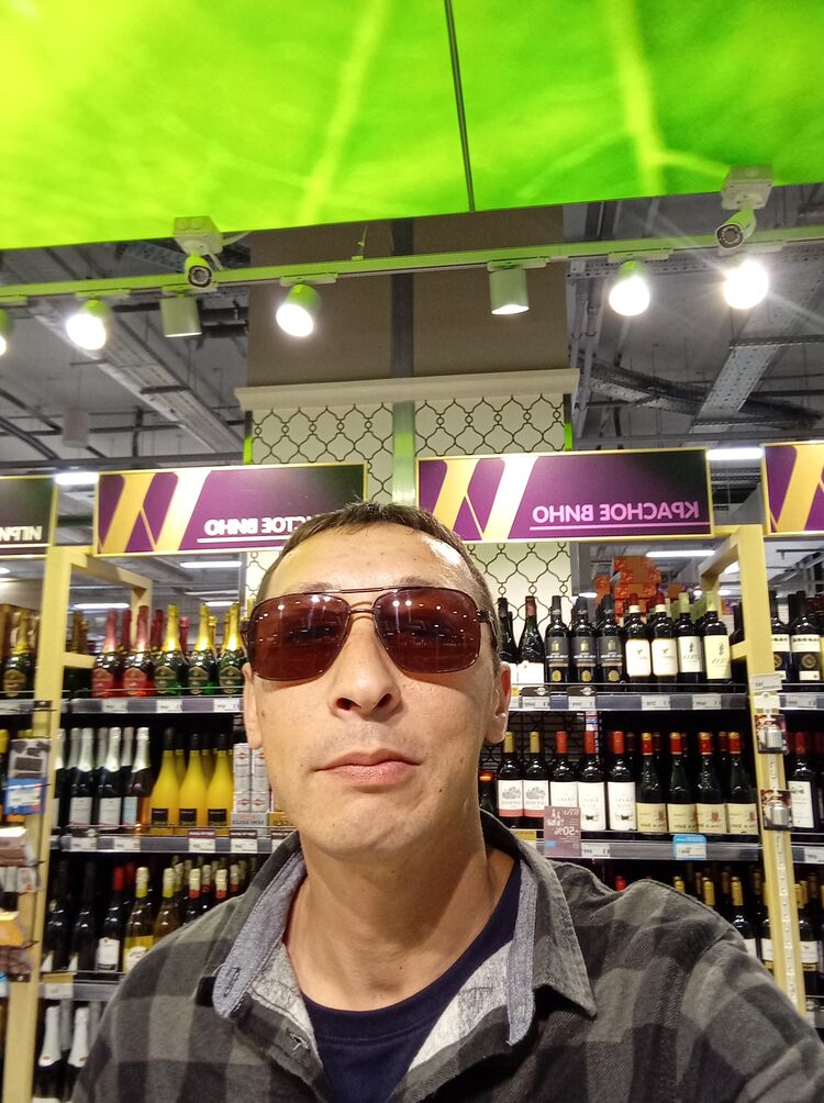  ,   Kirill, 37 ,   ,   