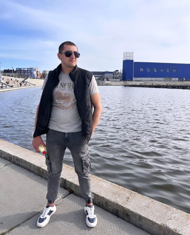  46101295  Ruslan, 31 ,    Praha