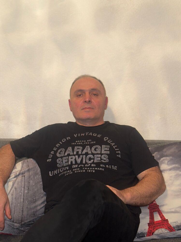  53304645  Andrias, 54 ,    -