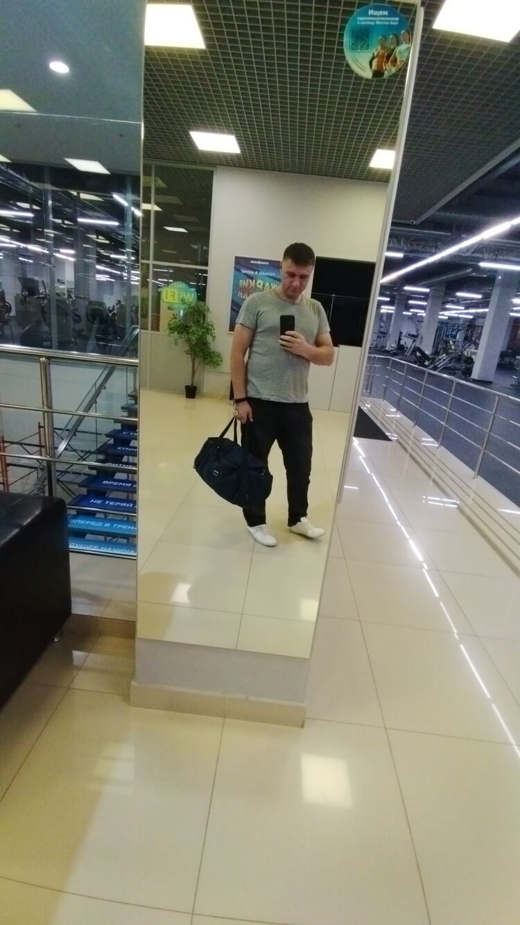  ,   Artur, 39 ,     , c 