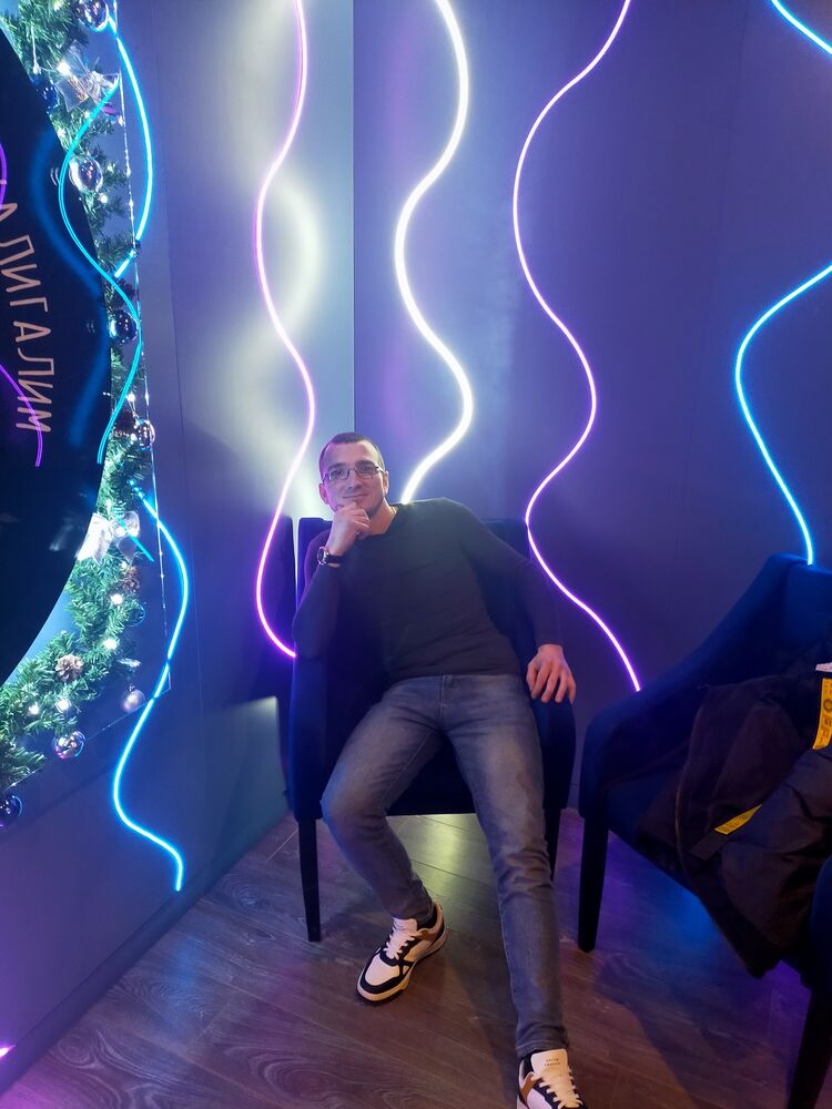  ,   Slava, 37 ,   ,   